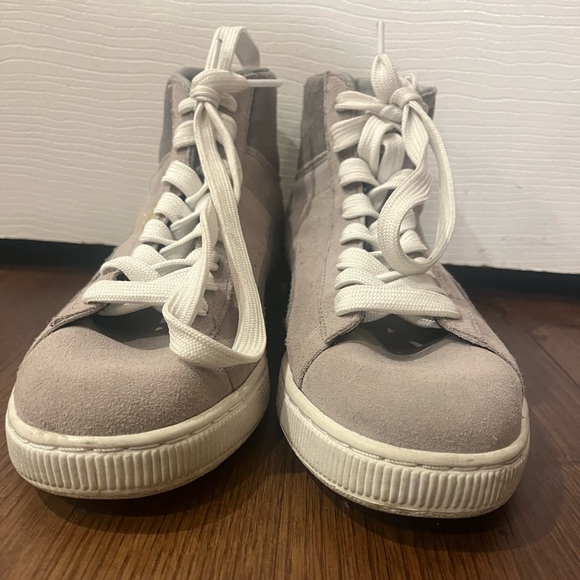 Puma Sneakers - Picture 1 of 5